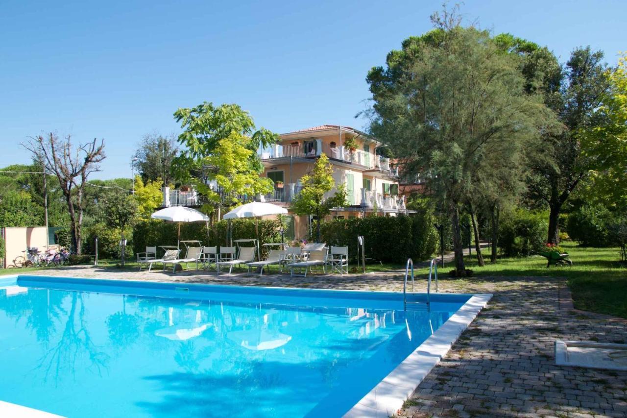 Apartment In Marina Di Massa - Toskana 24103 Εξωτερικό φωτογραφία