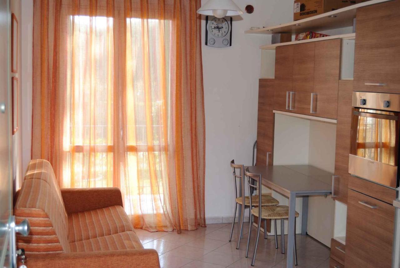 Apartment In Marina Di Massa - Toskana 24103 Εξωτερικό φωτογραφία