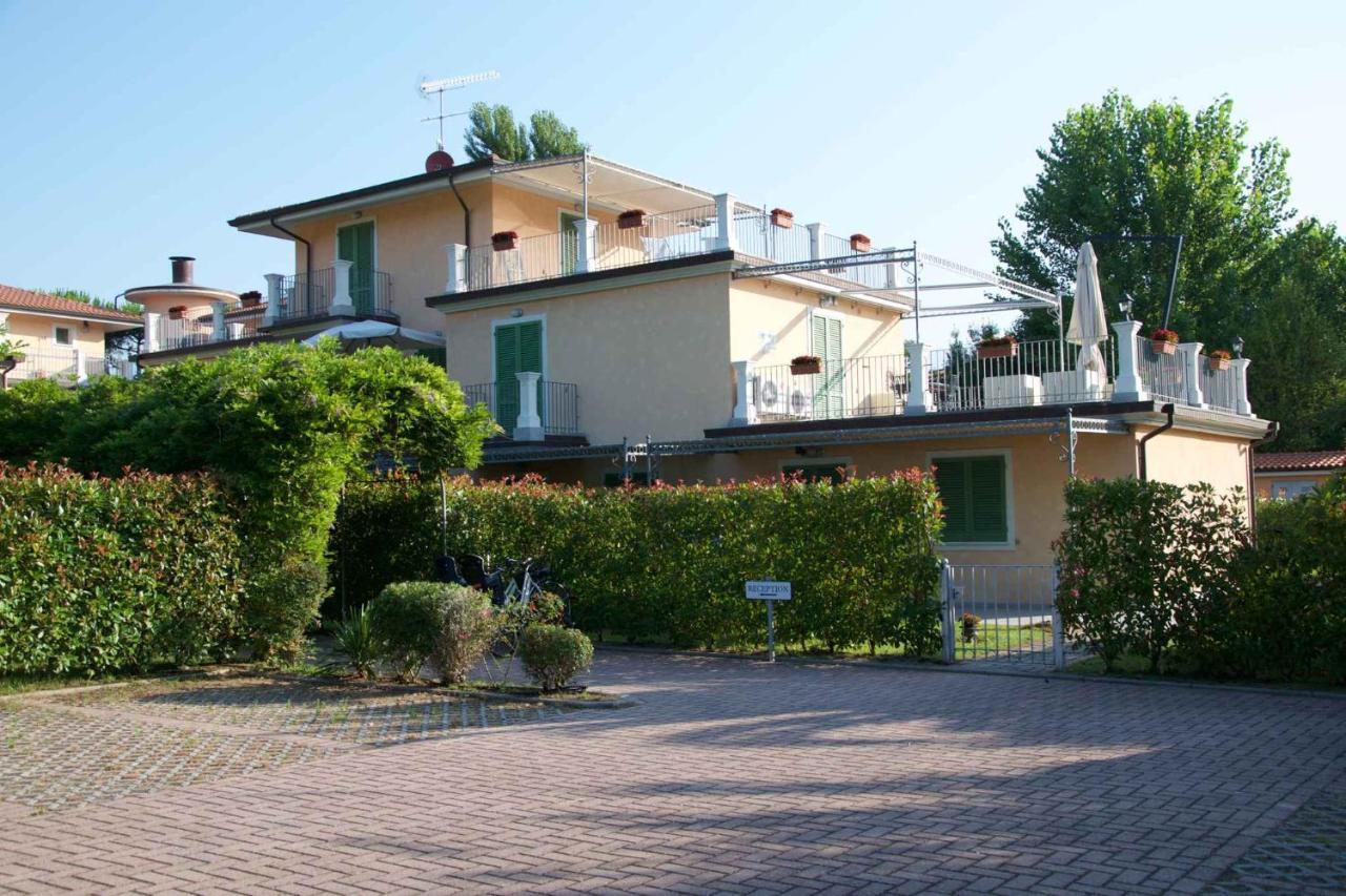 Apartment In Marina Di Massa - Toskana 24103 Εξωτερικό φωτογραφία